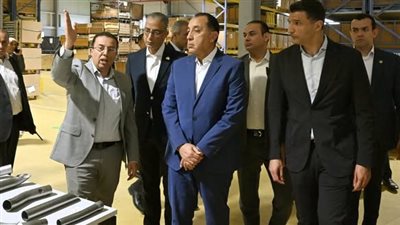 رئيس الوزراء يتفقد مصنع “بويزين مصر” لمعالجات العادم