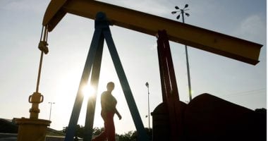 تراجع أسعار النفط مدفوعة بترقب الأسواق لتطورات الصراع في الشرق الأوسط