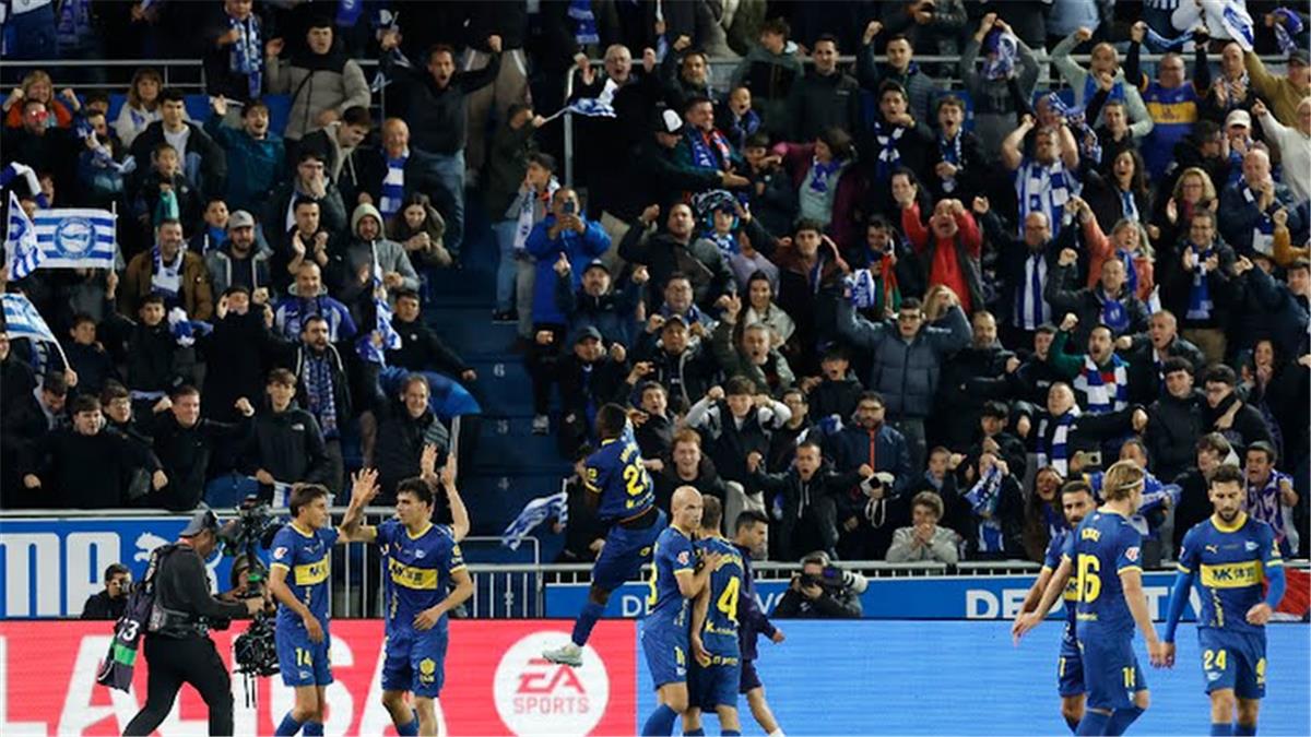 فيديو | إبراهيما دياتيه يسجل هدف ألافيس الأول أمام برشلونة