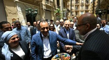 رئيس الوزراء يشهد تدشين مبادرة “شارع الفن” بمنطقة مثلث البورصة وشارع الشريفين