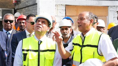 وزير العمل يتفقد الشركة المصرية للسبائك الحديدية ويلتقي العمال ويشيد بقدرتها على تصدير 75% من منتجاتها إلى الخارج