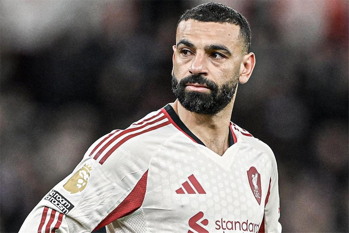 جاري نيفيل يهاجم محمد صلاح: تصرفه غير لائق.. ولو كان في مانشستر يونايتد لفعلت ذلك