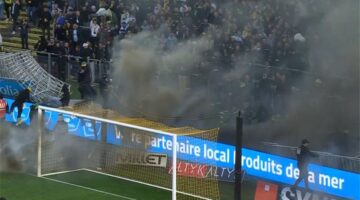 فيديو | “قادة ملثمين” واشتباكات.. إلغاء مباراة نانت وتولوز في الدوري الفرنسي وسط شغب جماهيري