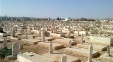 هل زيارة القبور في العيد حرام؟.. أستاذ الفقه بجامعة الأزهر يُجيب