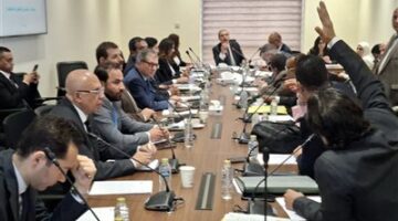 القوى العاملة توصي بصرف المعاشات قبل العيد وإتاحة التسجيل اليدوي.. والنواب يرفضون مناقشة الأزمة دون حضور رئيس التأمينات