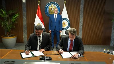 وزير البترول يشهد توقيع مذكرة تفاهم بين هيئة الثروة المعدنية والبنك الأوروبي لإعادة الإعمار