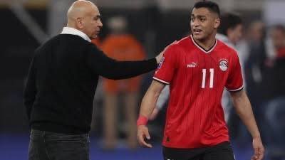 المدرب يضع الاعتبارات الشخصية فوق مصلحة المنتخب