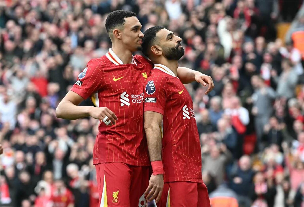 رموز ونجوم ليفربول يودعون محمد صلاح برسائل عاطفية قبل الرقصة الأخيرة أمام برينتفورد