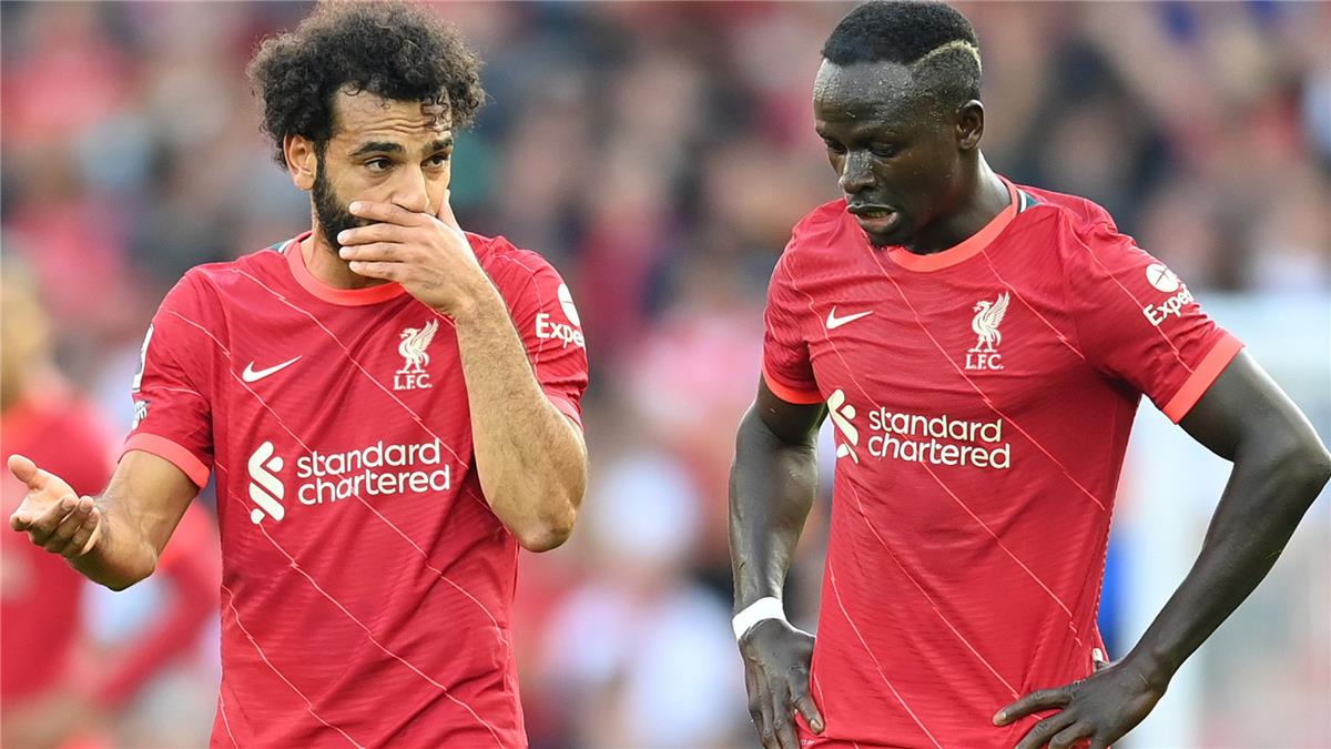 إنجاز ساديو ماني ينتظر محمد صلاح في مباراة ليفربول وبرينتفورد