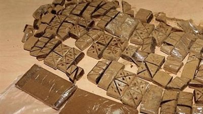 سقوط عاطلين بحوزتهما 200 فرش حشيش قبل الترويج بالجيزة