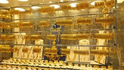 الذهب يتراجع عن قمة الأسعار.. الجنيه الذهب يفقد آلاف الجنيهات والسوق تترقب الاتجاه الجديد
