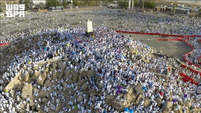 من المسجد النبوي.. كيف تحولت المدينة إلى دار السكينة والجمال؟.. عالم بالأوقاف يوضح