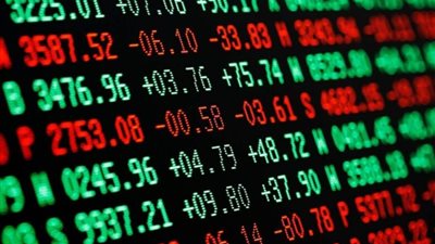 الأسواق في حالة ترقب.. كيف يتحرك المستثمرون وسط الضباب العالمي؟
