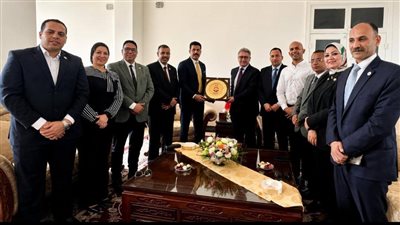 وفد حزب الحرية المصري يلتقي السفير المصري في بكين ويؤكد أهمية الاستفادة من التجربة الصينية في دعم جهود التنمية والاستثمار