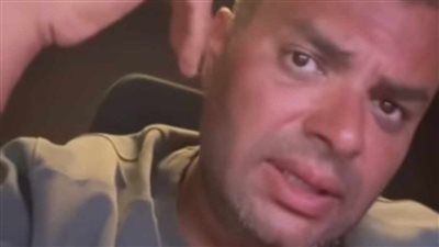 أنا بعمل الأغاني المختلفة والجديدة وعددنا كمطربين قليل