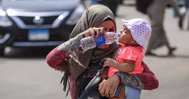 لا تنتظر العطش واحذر “ساعات الذروة”.. نصائح مركز المناخ لمواجهة الحر