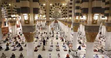 ليلة الوداع بالمدينة المنورة.. دموع وسكينة فى رحاب النبي قبل الرحلة الكبرى لمكة (فيديو)