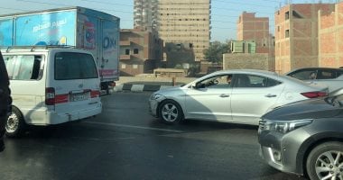 النشرة المرورية.. زحام على الطرق بالقاهرة والجيزة فى الذروة الصباحية