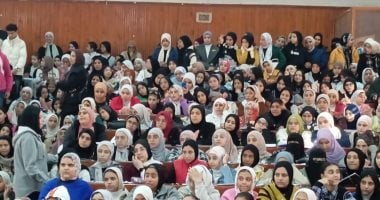 طلاب النقل الإعدادى الأزهرى يؤدون امتحان القرآن والكمبيوتر والتربية الفنية
