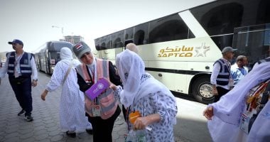 الحجاج يبدأون مناسك الحج غدا بـ«يوم التروية».. استنفار خدمى بـ «منى».. طوق أمنى على مداخل مكة والمشاعر.. الاستعداد للوقوف بعرفات لأداء ركن الحج الأعظم.. عدد الحجاج يتجاوز الموسم الماضى.. 1.5 مليون حاج من الخارج