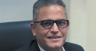 عبد الفتاح عبد المنعم: عادل إمام وصل فوق العالمية وتربع عرش الفن أكثر من 50 سنة