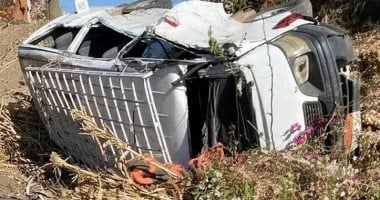 إصابة 6 أشخاص إثر انقلاب ميكروباص بطريق إسكندرية الصحراوى