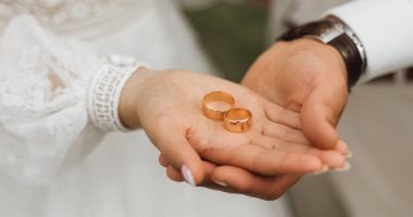 أونلي ليبانون : هل تعترف الكنيسة بالطلاق المدنى لزوجين مصريين خارج مصر؟.. الأنبا بولا يوضح