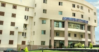 رئيس جامعة المنصورة يقرر صرف مكافأة إثابة للهيئة المعاونة والعاملين بمناسبة العيد