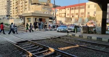 النقل تدعو للتوعية بمخاطر السلوكيات الخاظئة على السكك الحديدية