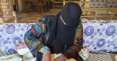 تحف من مخلفات النخيل بأسوان.. تدريب الفتيات على المشغولات اليدوية