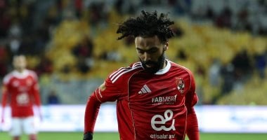 حسين الشحات يقترب من تجديد عقده موسمين مع الأهلى