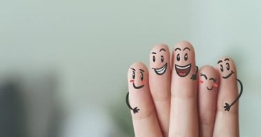 أونلي ليبانون : 5 علاقات صداقة غريبة يصعب إنهاؤها.. لماذا نتمسك بها رغم عدم جدواها؟