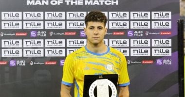 نادر فرج يحصل على جائزة أفضل لاعب فى مباراة غزل المحلة والإسماعيلى