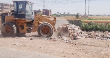 محافظ أسيوط: حملات النظافة مستمرة بأبنوب ورفع 58 طن مخلفات من القرى