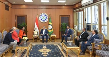 محافظ الدقهلية يبحث مع ممثلة هيئة فولبرايت تعزيز برامج التبادل التعليمى