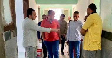 رئيس مركز الفرافرة يتابع التجهيزات الإنشائية لتركيب جهاز الأشعة المقطعية بالمستشفى المركزى