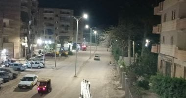 إطلاق التيار الكهربائى بـ30 عمود بطريق عمر أبو العز بمدينة دسوق فى كفر الشيخ