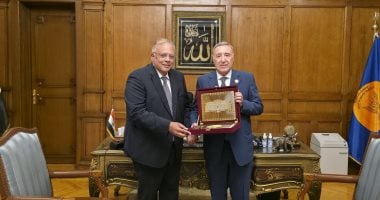 القومى لحقوق الإنسان يعد لإطلاق برامج لنشر الوعى بضمانات دستورية وقضائية