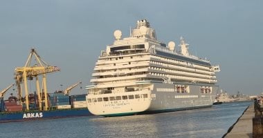 ميناء الإسكندرية يستقبل السفينة السياحية CRYSTAL SERENITY