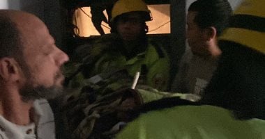 الإنقاذ البرى يستخرج جثة عامل سقط عليه مصعد فى مصر الجديدة.. فيديو