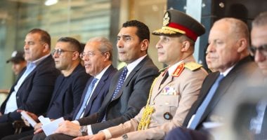 كبير الياوران ووزير الرياضة وأبو ريدة يسلمون الجوائز فى نهائى كأس مصر