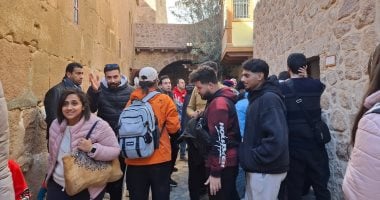 440 سائحا من مختلف الجنسيات يزورون دير سانت كاترين وجبل موسى