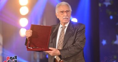 نجل الفنان عبد الرحمن أبو زهرة عن وصايا والده: ارحمونا بتلك اللحظات كله كذب