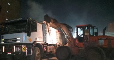 محافظة الجيزة ترفع 650 طن مخلفات من منطقة أرض الرخام بحى المنيرة الغربية