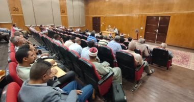 الأقصر الأزهرية تعقد اجتماعا مع رؤساء لجان الشهادتين الإعدادية الابتدائية