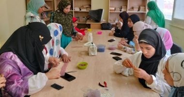 ورش الحرف بمراكز شباب أسيوط.. 5 مكاسب حقيقية لتمكين الفتيات اقتصاديًا.. صور