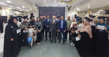 نائب محافظ الجيزة يشهد تخريج 80 متحررًا من الأمية ضمن مشروع نور حياتهم