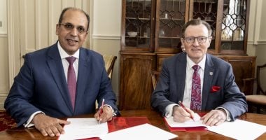 شراكة بين جامعة “كوينز بلفاست” والجامعة البريطانية فى مصر واعتماد برامج طب الأسنان والصيدلة