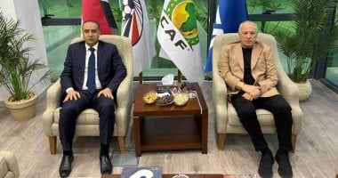 هانى أبو ريدة يجتمع مع وزير الشباب والرياضة الجزائري