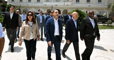 رئيس الوزراء يتفقد رفع كفاءة الواجهات الخارجية والموقع العام لقصر التحرير